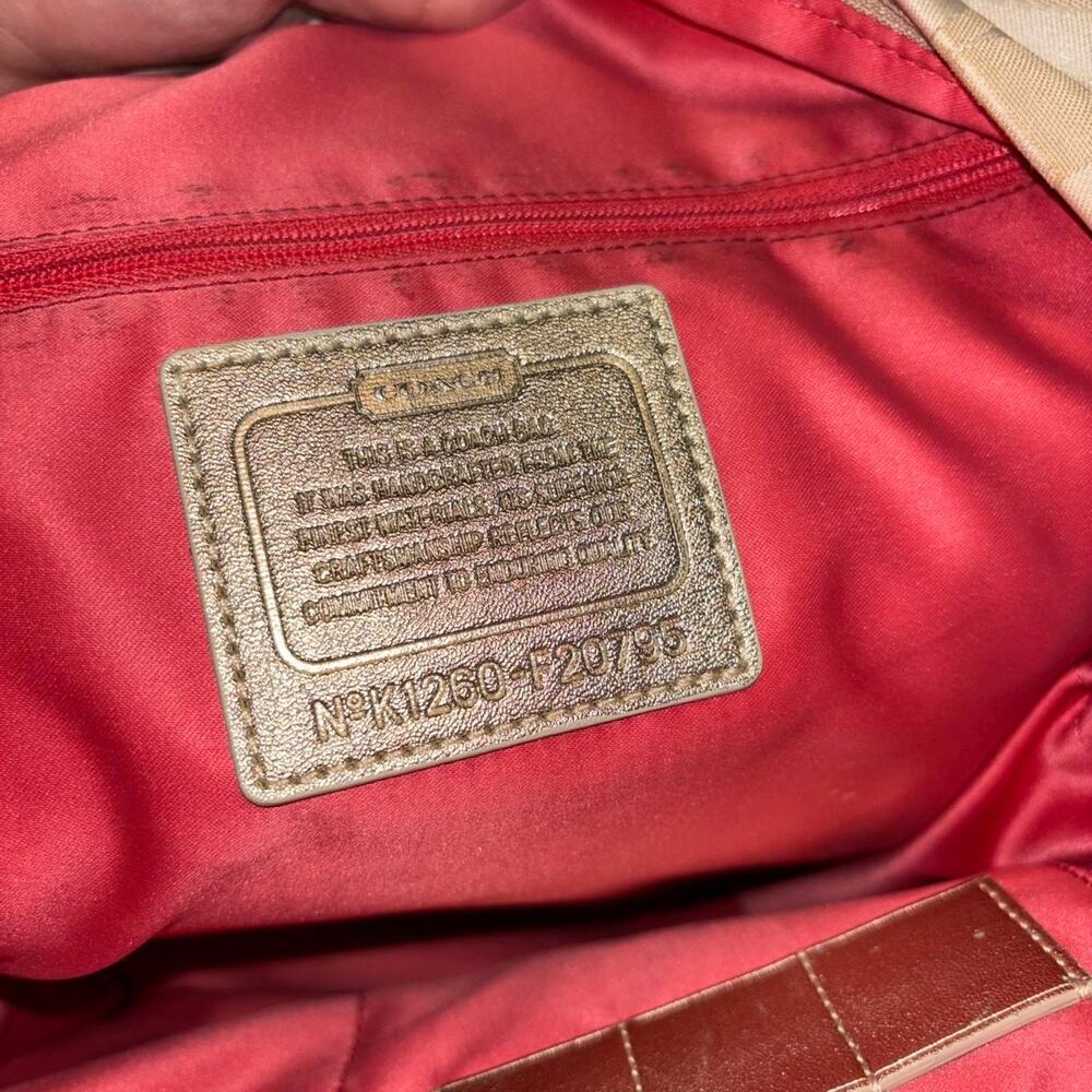 Coach Poppy Signature Backpack 2009-2011 great condition - Picture 5 of 7